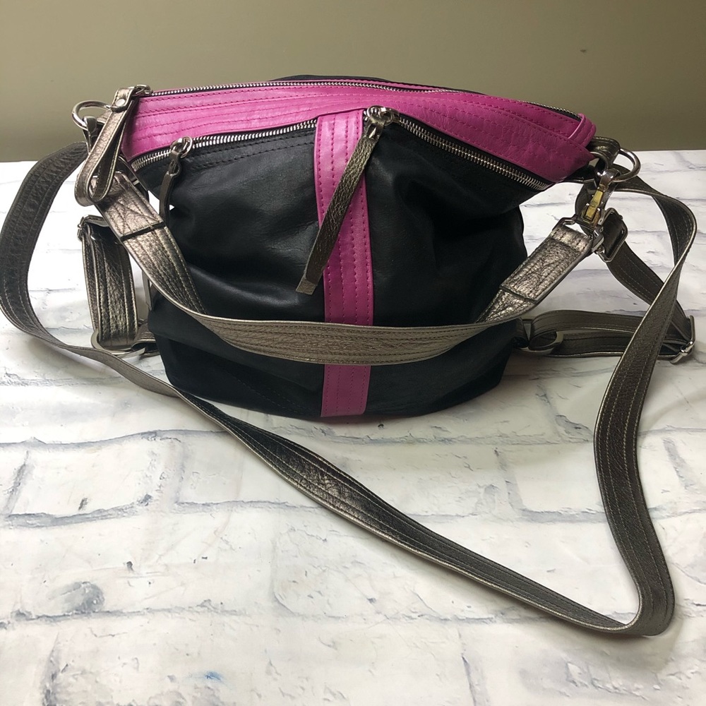Rough & tumble VHH black fuschia pyrite